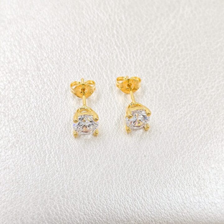 Arete topo swarovski cuatro puntos oro laminado 18k