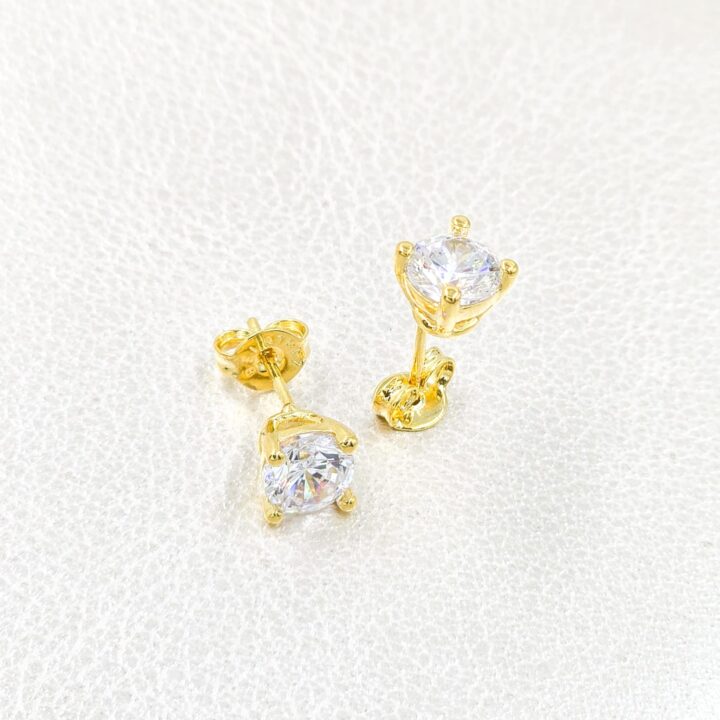 Arete topo swarovski cuatro puntos oro laminado 18k