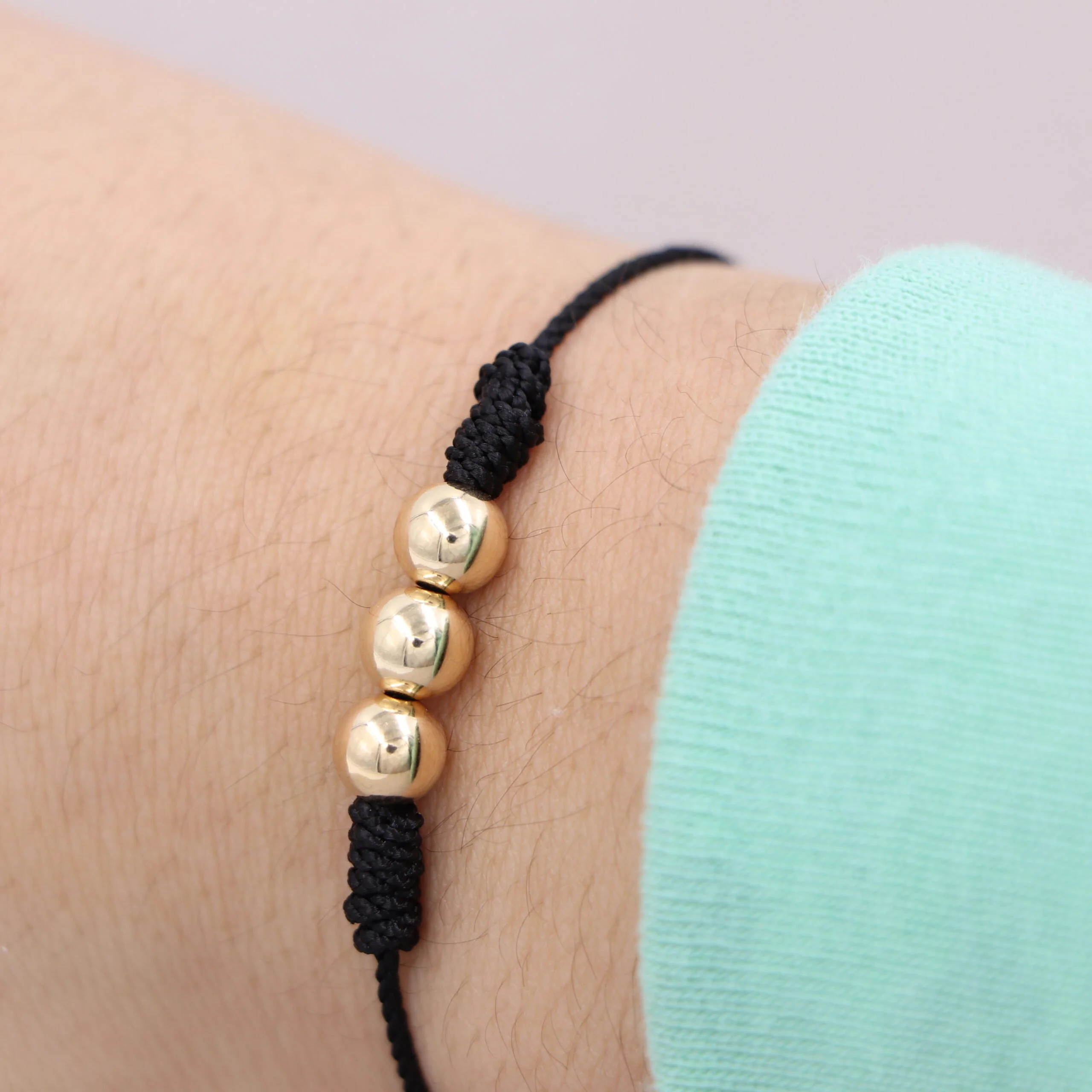 Brazalete sencillo balín oro laminado 18k