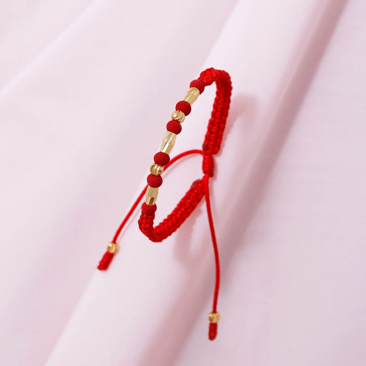 Brazalete macramé balín canutillo oro laminado 18k