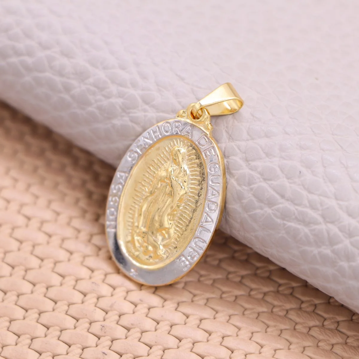 COLGANTE VIRGEN DE GUADALUPE GRANDE