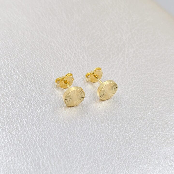 Aretes topo sol redondos 8mm oro laminado 18k