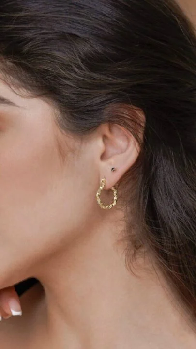 Aros entrelazados oro laminado 18k