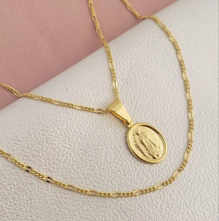 Colgante virgen de Guadalupe cóncava pequeña oro laminado 18k - Imagen 2