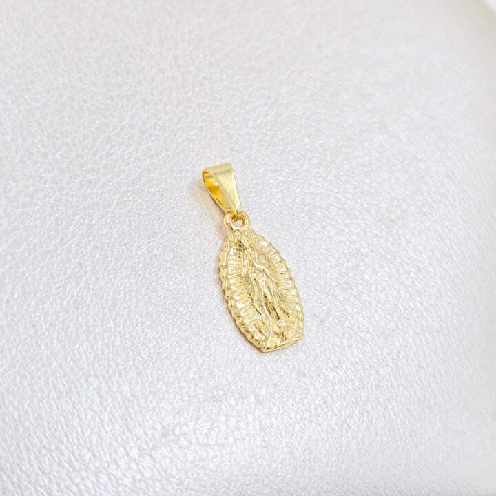 Colgante virgen Guadalupe tallada oro laminado 18k