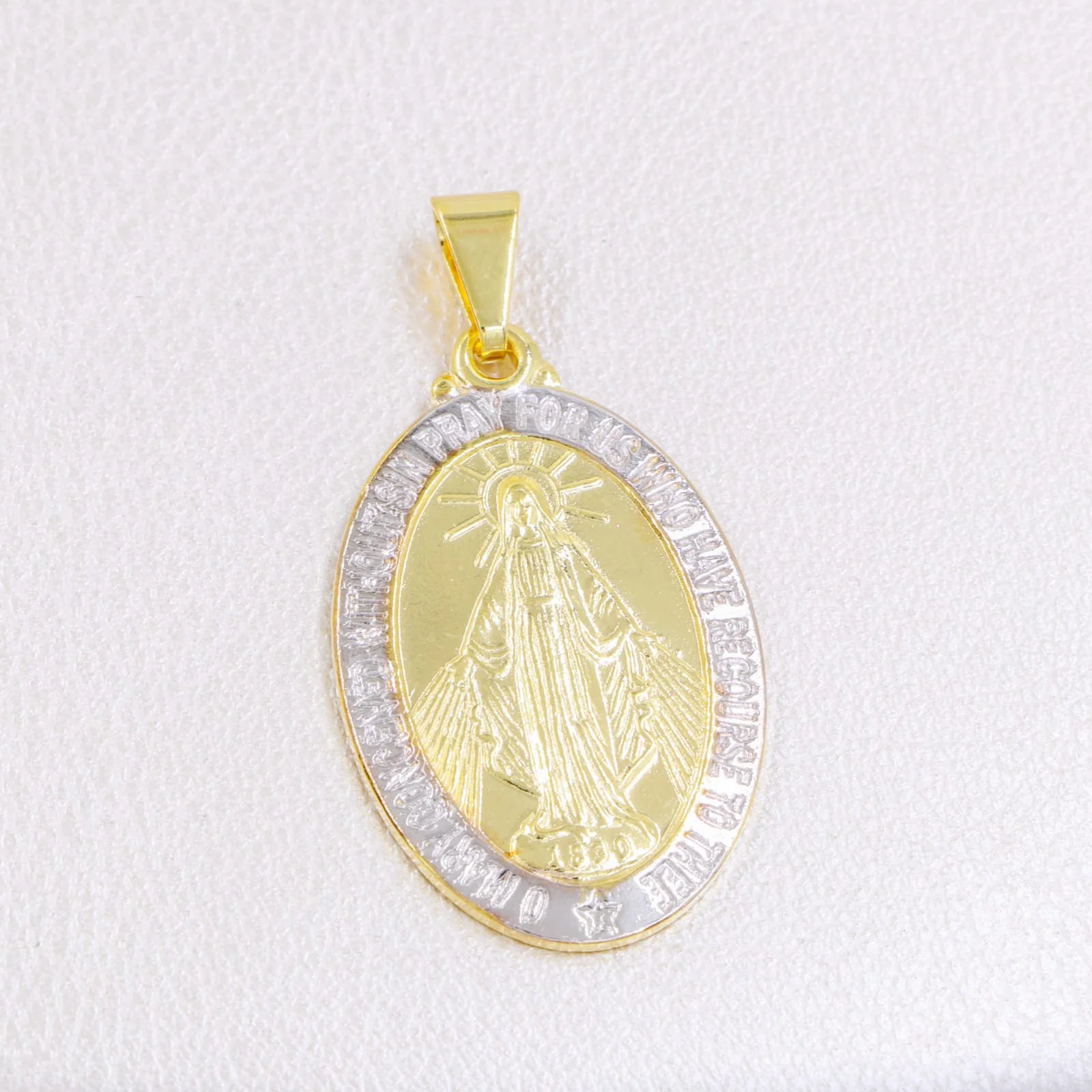 Colgante Virgen Milagrosa Grande en oro laminado 18k