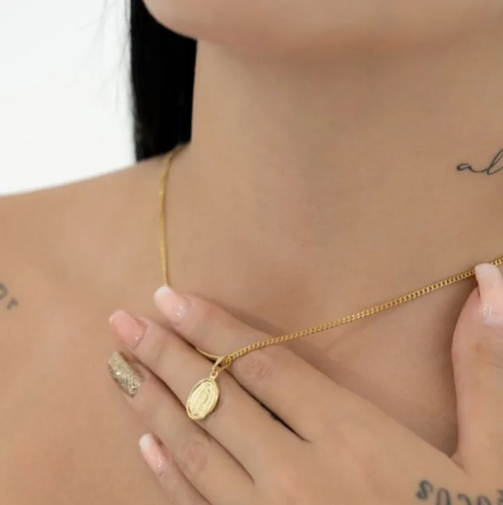 Cadena cubana delgada oro laminado 18k