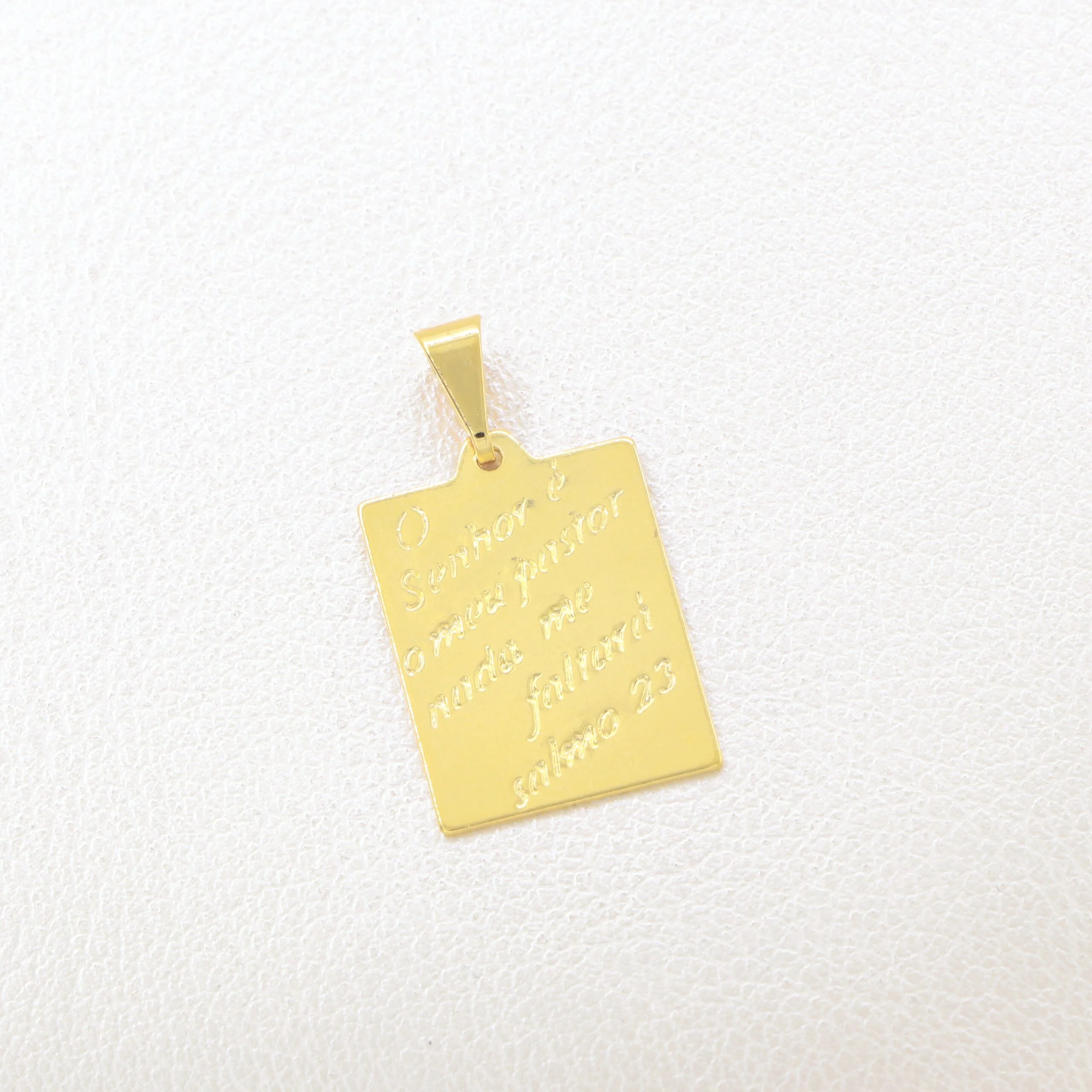 Colgante placa salmo 23 oro laminado 18k