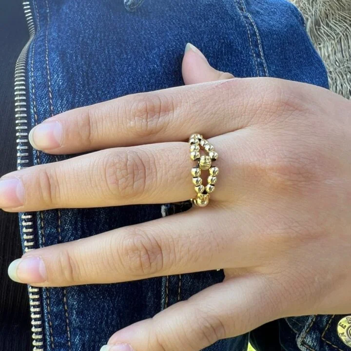 Anillo triangular balín italiano oro laminado 18k