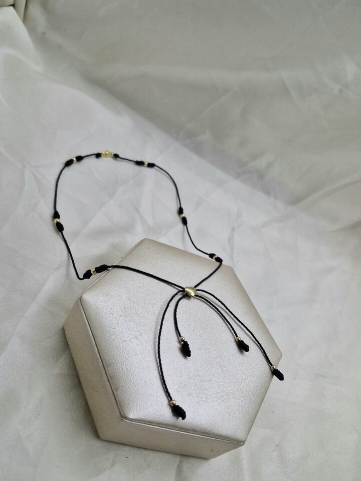 Chokers Largo Negro Con corazon oro laminado 18k