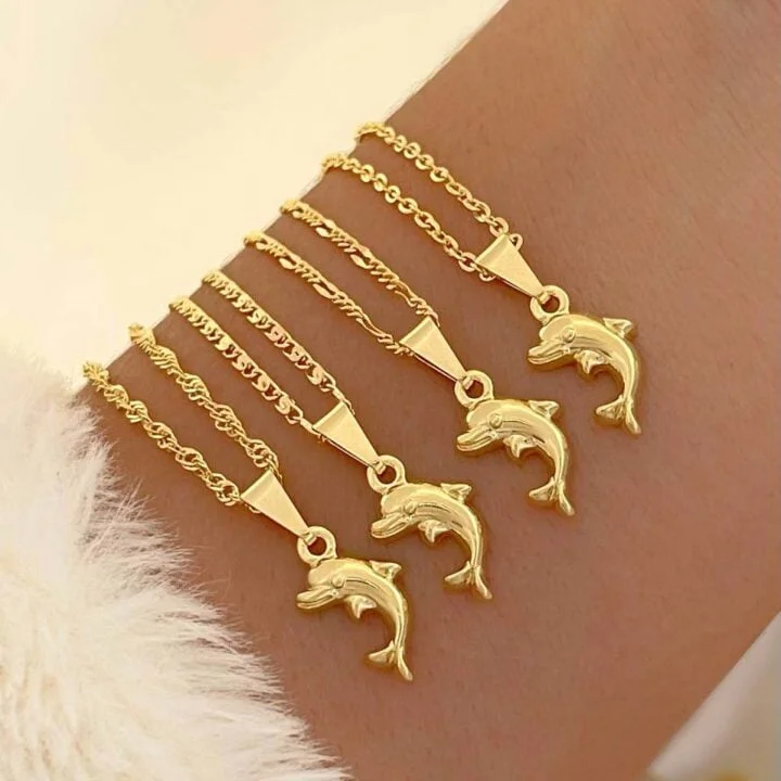 Colgante delfin oro laminado 18k