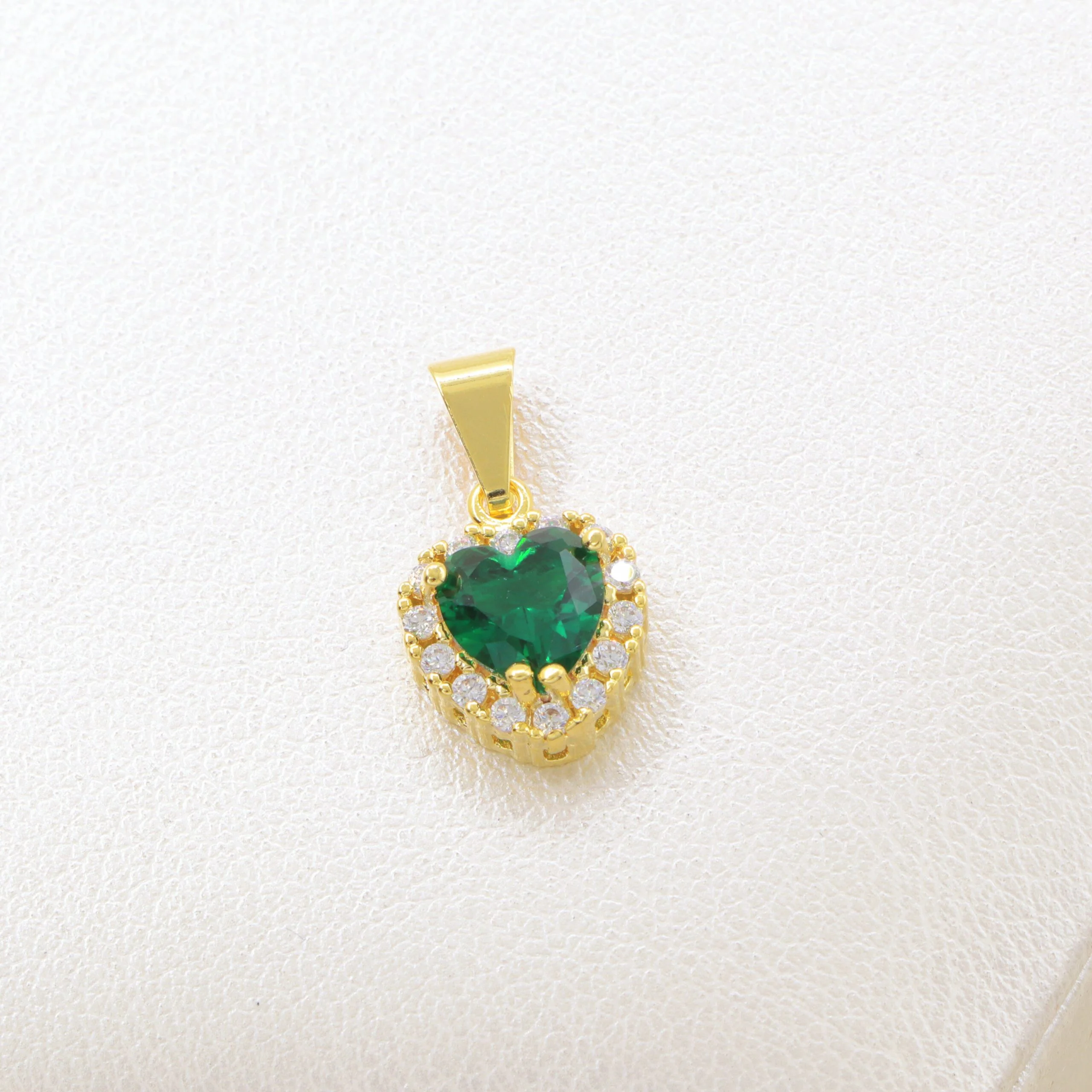 Colgante Corazon Green Heart Oro Laminado 18k