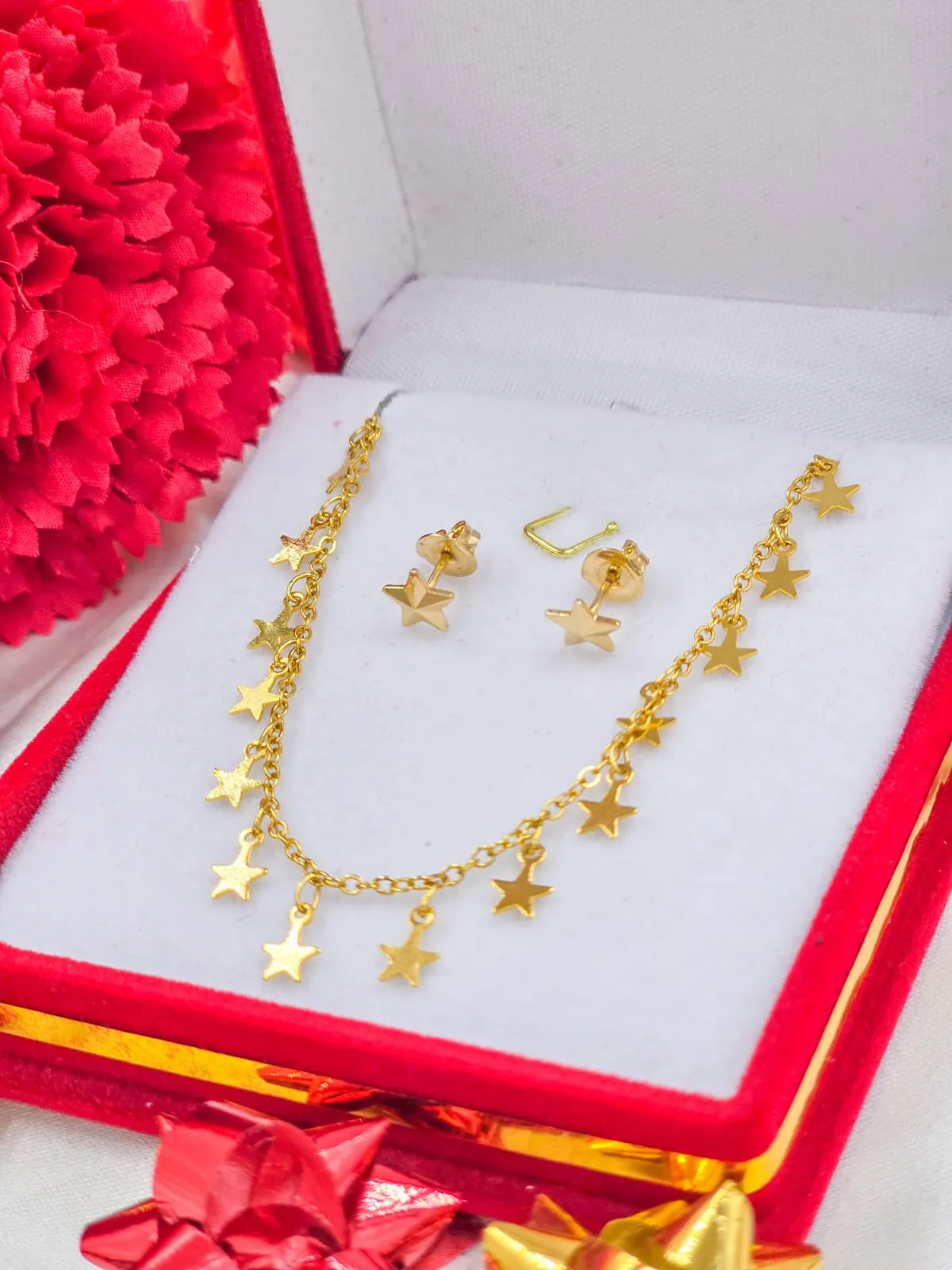 Conjunto Collar Estrellas y Aros Estrellas Oro Laminado 18k