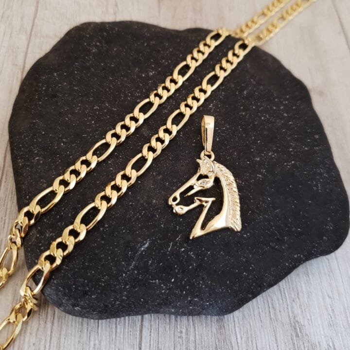 colgante caballo pequeño oro laminado 18k