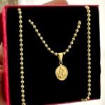 Colgante Virgen del Carmen Oro Laminado 18k