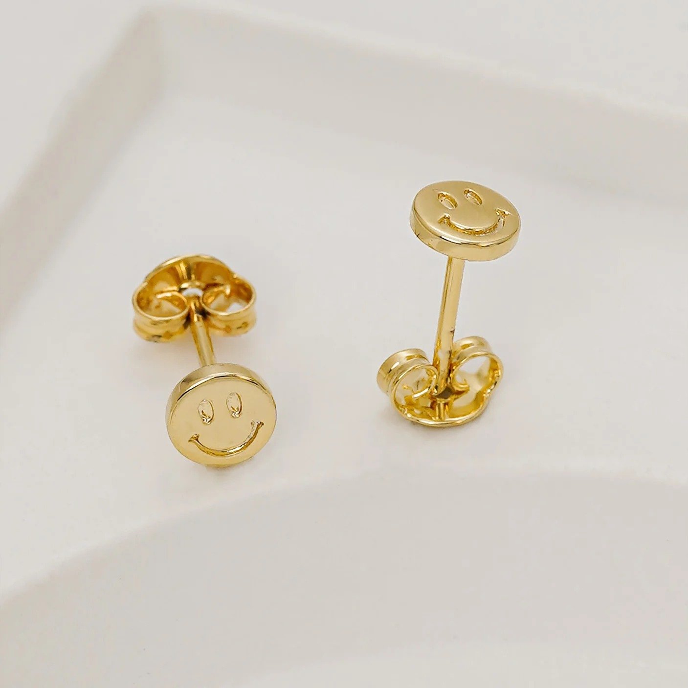 Aretes Smile Oro Laminado 18k