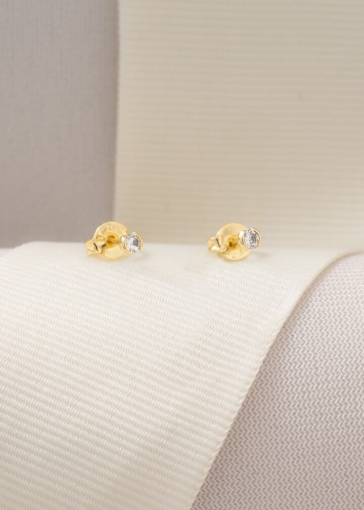 Arete Circonia Redonda Oro Laminado 18k