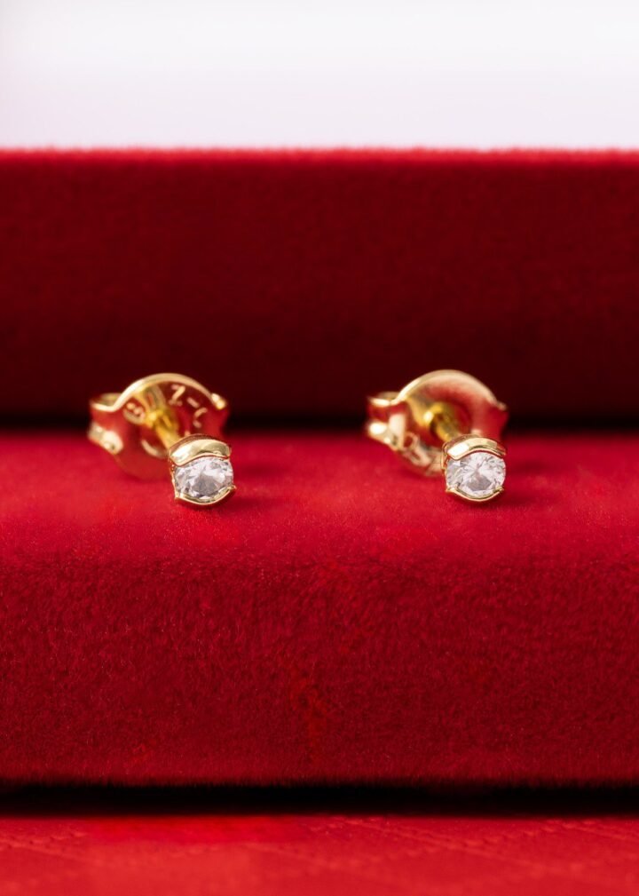 Arete Circonia Redonda Oro Laminado 18k