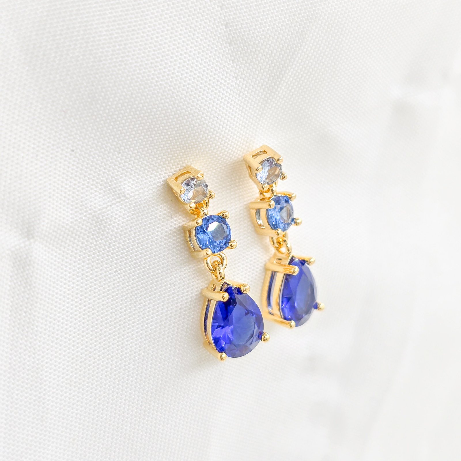 Arete Gota Pendular Oro Laminado 18k