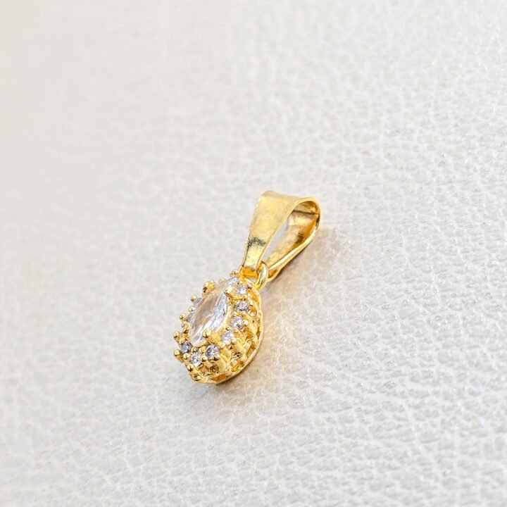 Colgante Ovalado Pequeño Circonias Oro Laminado 18K
