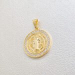 Colgante San Benito Circonias Oro Laminado 18k